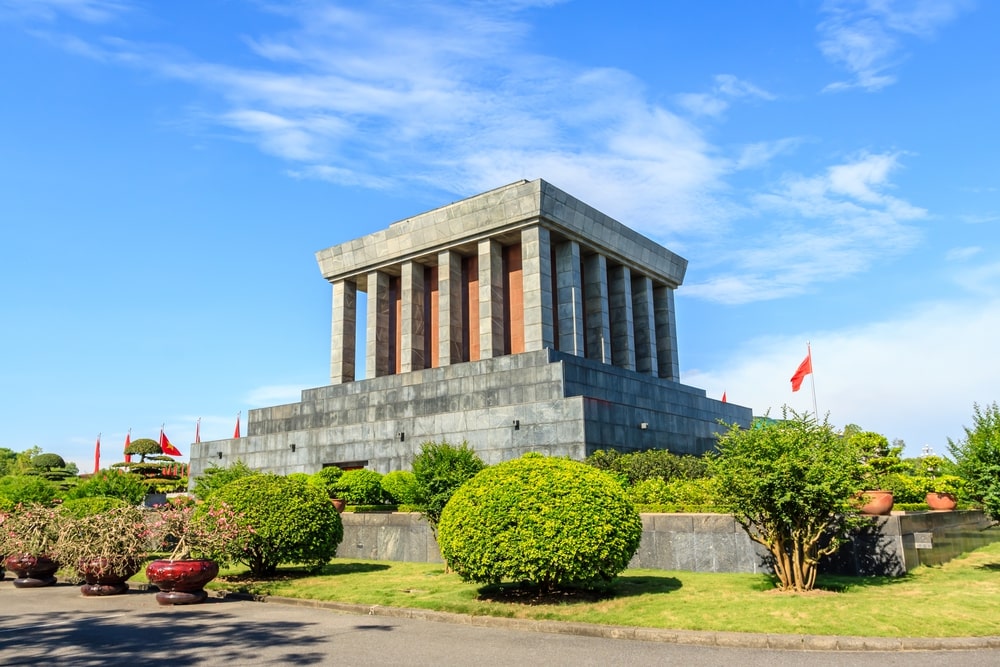 Hanoi_photo_Ho_Chi_Minh_Mausoleum_2.jpg