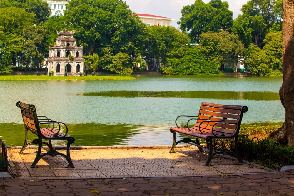hanoi_photo_hoan_kiem_lake.jpg