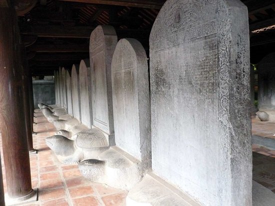 stele-doctorale.jpg