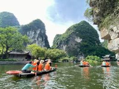 TRANG AN BOAT TRIP