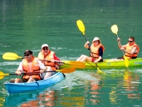 thumb_200x200_kayaking_10.jpg