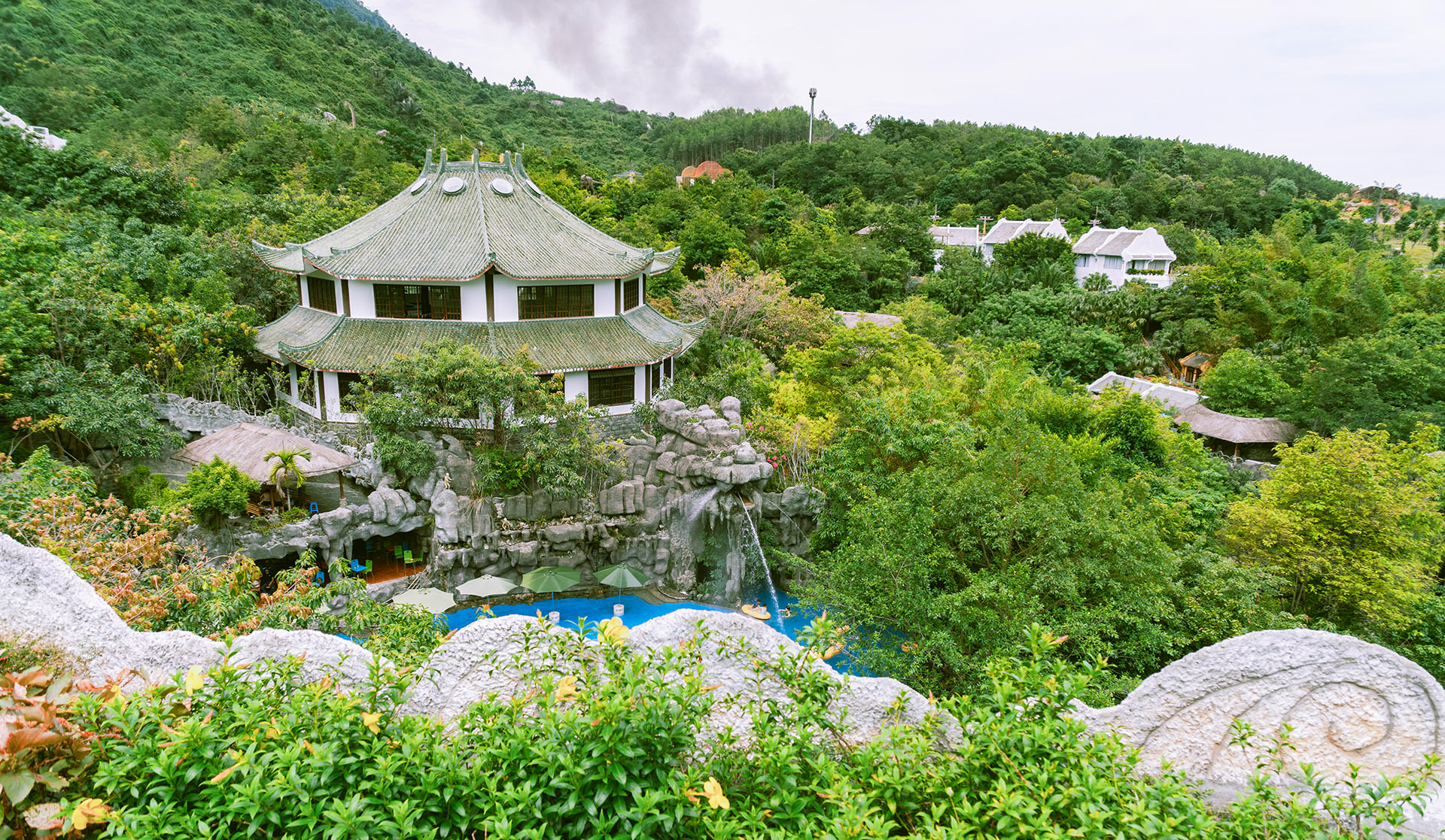Quy-Ha-thap-onsen
