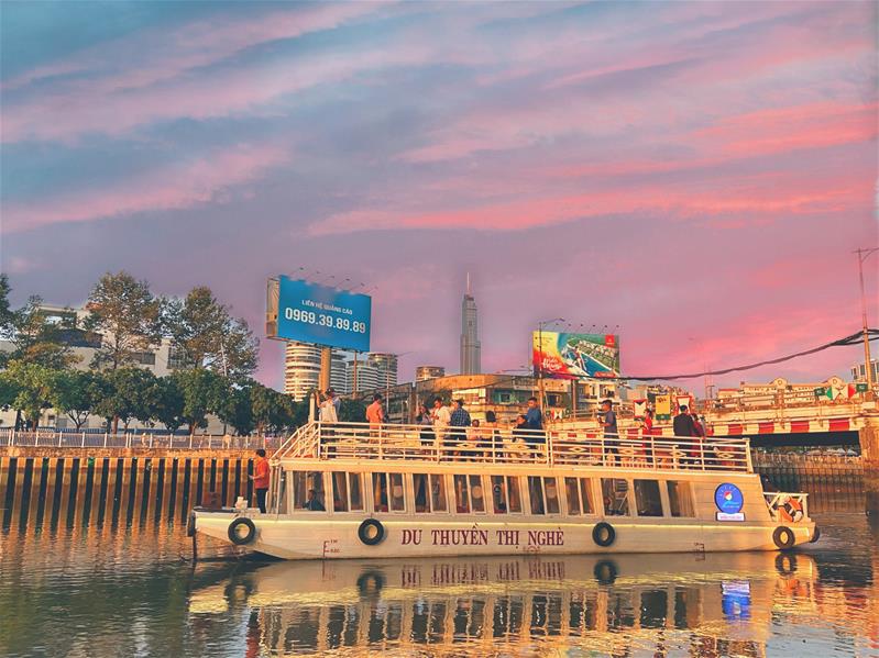 Sài Gòn đẹp lắm! Trải nghiệm xe buýt hai tầng - Xuôi dòng Bình Trị Giang